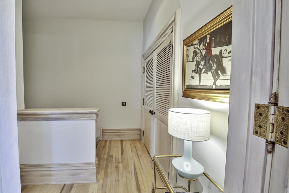 Memphis, Tennessee 38103, United States, 2 Bedrooms Bedrooms, ,3 BathroomsBathrooms,Residential,Active,88353