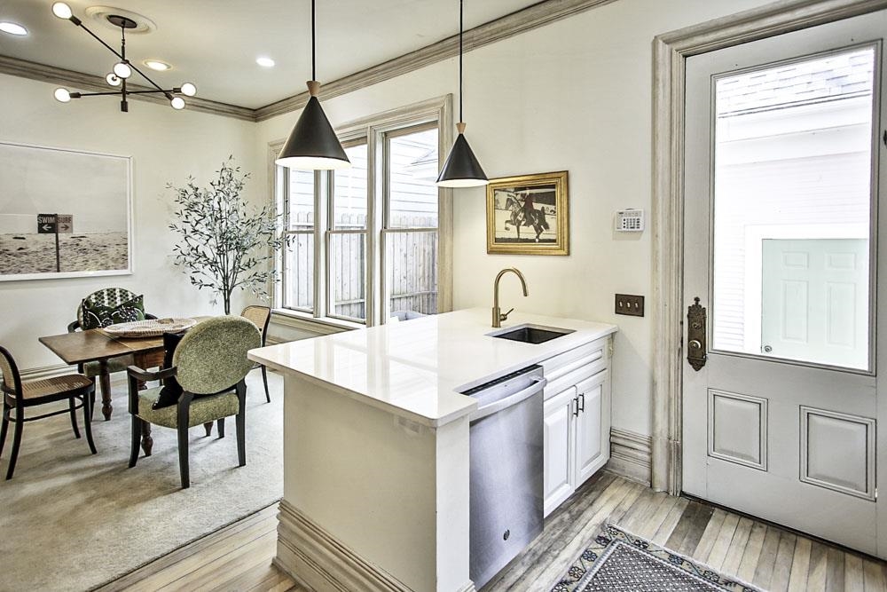 Memphis, Tennessee 38103, United States, 2 Bedrooms Bedrooms, ,3 BathroomsBathrooms,Residential,Active,88353