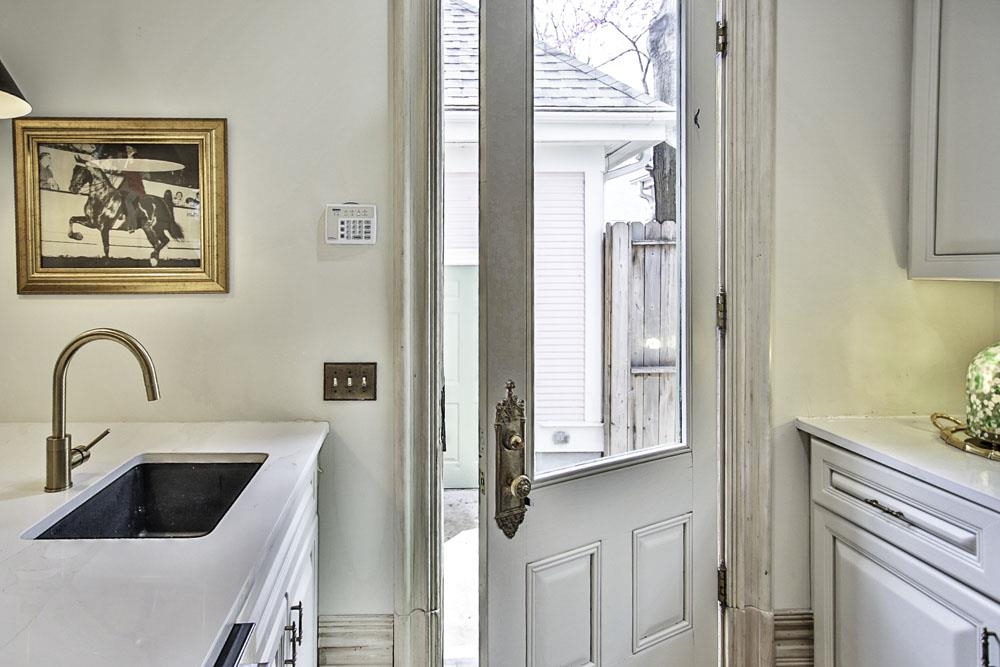 Memphis, Tennessee 38103, United States, 2 Bedrooms Bedrooms, ,3 BathroomsBathrooms,Residential,Active,88353