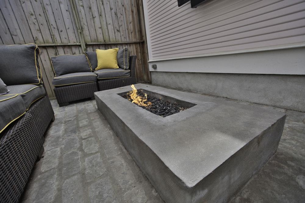 Memphis, Tennessee 38103, United States, 2 Bedrooms Bedrooms, ,3 BathroomsBathrooms,Residential,Active,88353