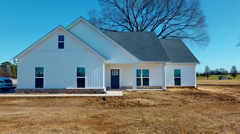 Photo of 2482 MILLSFIELD HWY, Dyersburg, TN 38024 (MLS # 10220457)