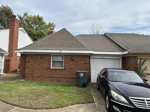 Photo of 6369 KIRBY DOWNS DR, Memphis, TN 38115 (MLS # 10209369)