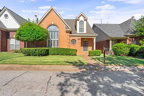 Photo of 8664 EAGLE VIEW DR, Cordova, TN 38018 (MLS # 10208282)