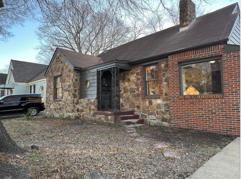 Photo of 2247 VOLLINTINE AVE, Memphis, TN 38108 (MLS # 10215205)