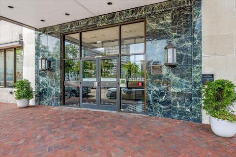 Photo of 109 N MAIN ST 1401 #1401, Memphis, TN 38103 (MLS # 10228703)