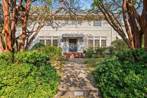 Photo of 1412 PEABODY AVE, Memphis, TN 38104 (MLS # 10211069)