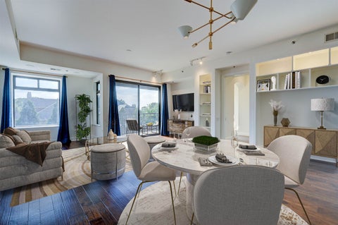Photo of 717 S RIVERSIDE DR 206 #206, Memphis, TN 38103 (MLS # 10227407)