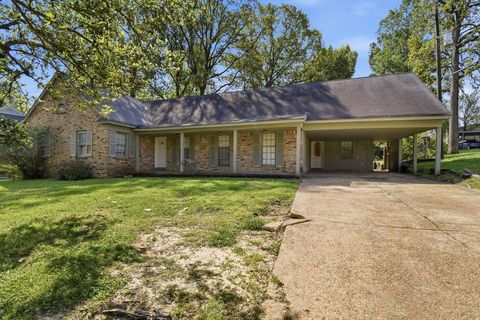 Photo of 4709 STAGE RD, Memphis, TN 38128 (MLS # 10221727)