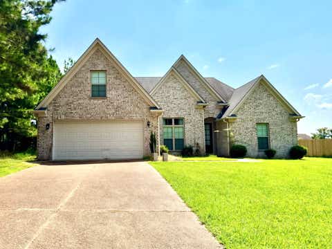 Photo of 650 MURRELL DR, Oakland, TN 38060 (MLS # 10228044)