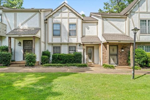 Photo of 1969 VIENNA WAY 70 #70, Germantown, TN 38138 (MLS # 10226582)