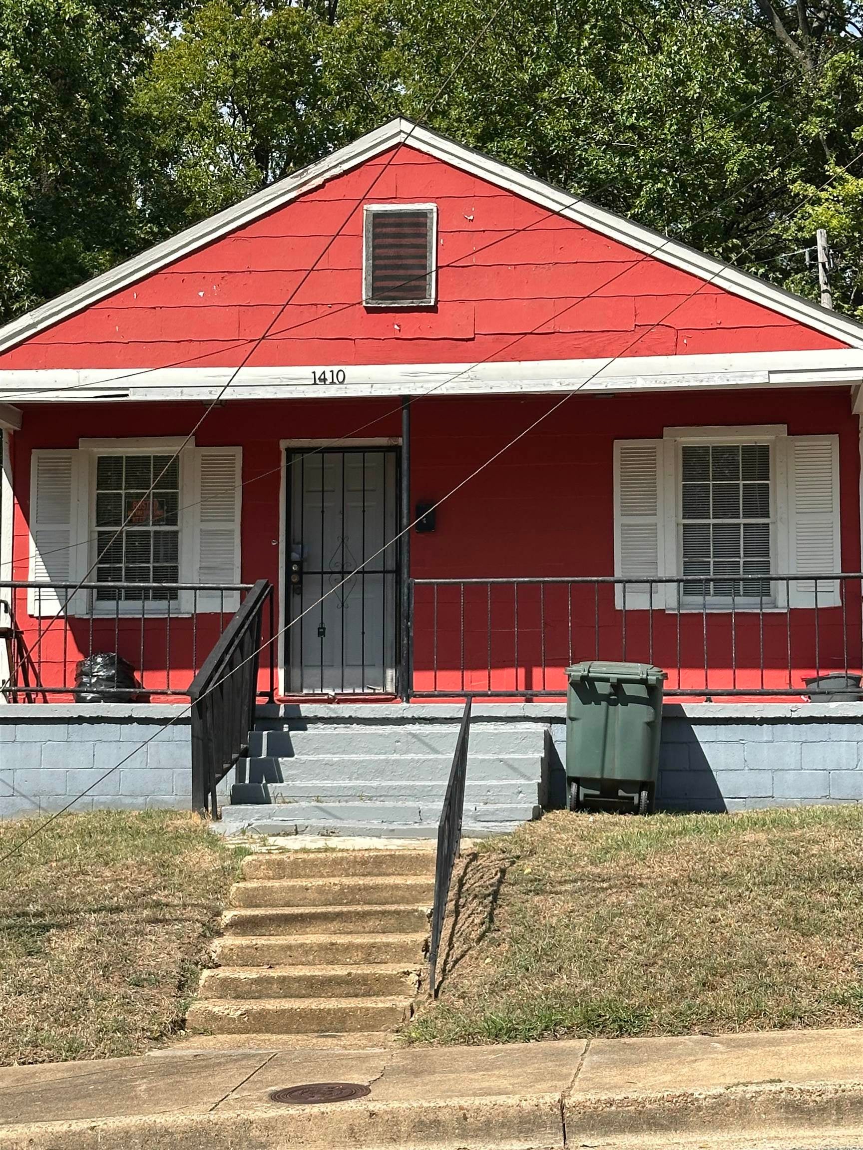 1410 GOLD AVE