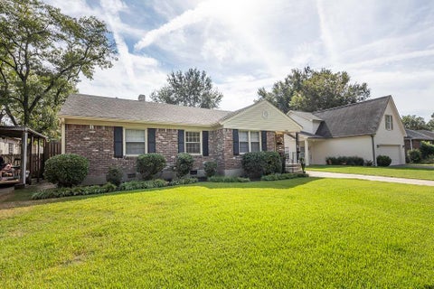 Photo of 1528 DELMONT RD, Memphis, TN 38117 (MLS # 10231711)