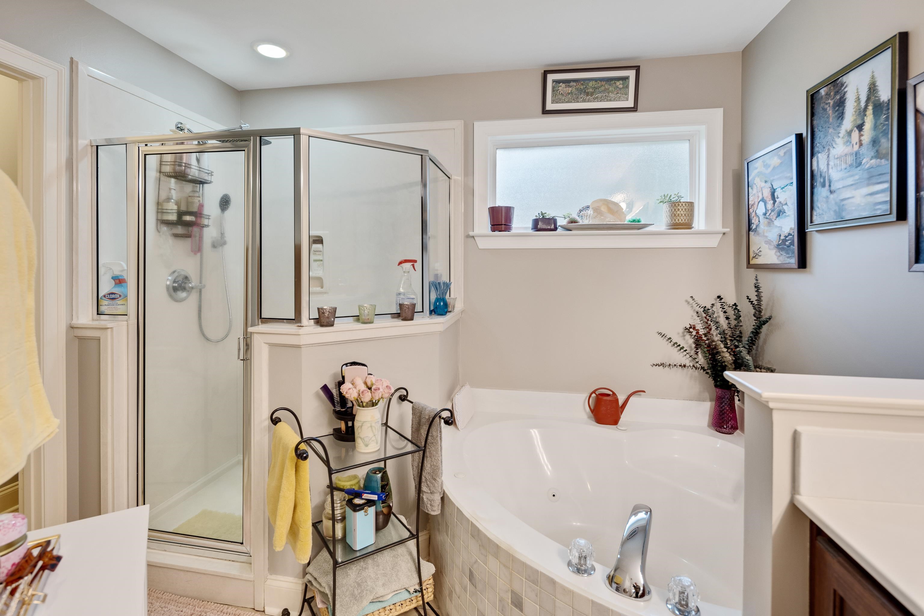 Oakland, Tennessee 38060, United States, 5 Bedrooms Bedrooms, ,3 BathroomsBathrooms,Residential,Active,257108