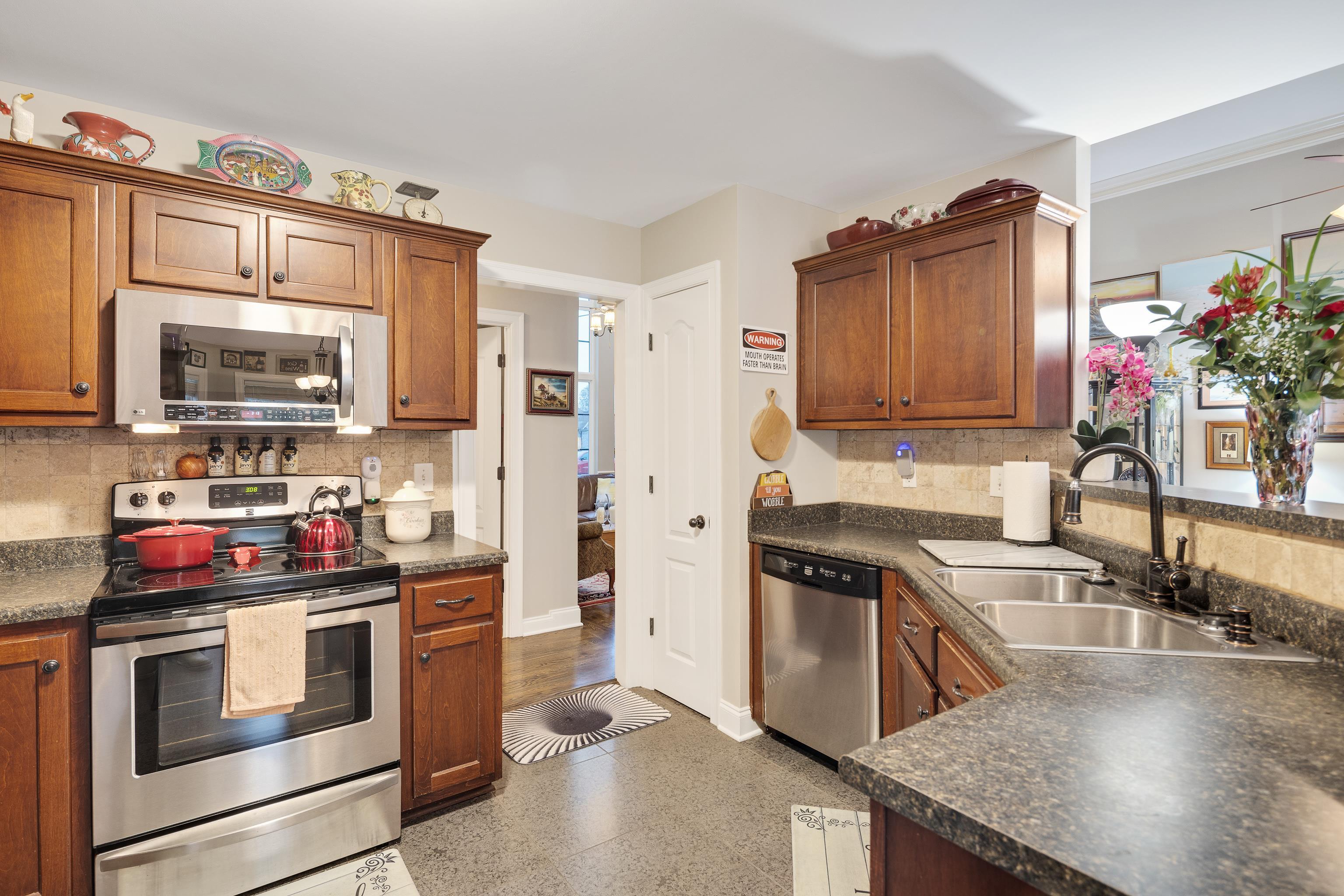 Oakland, Tennessee 38060, United States, 5 Bedrooms Bedrooms, ,3 BathroomsBathrooms,Residential,Active,257108