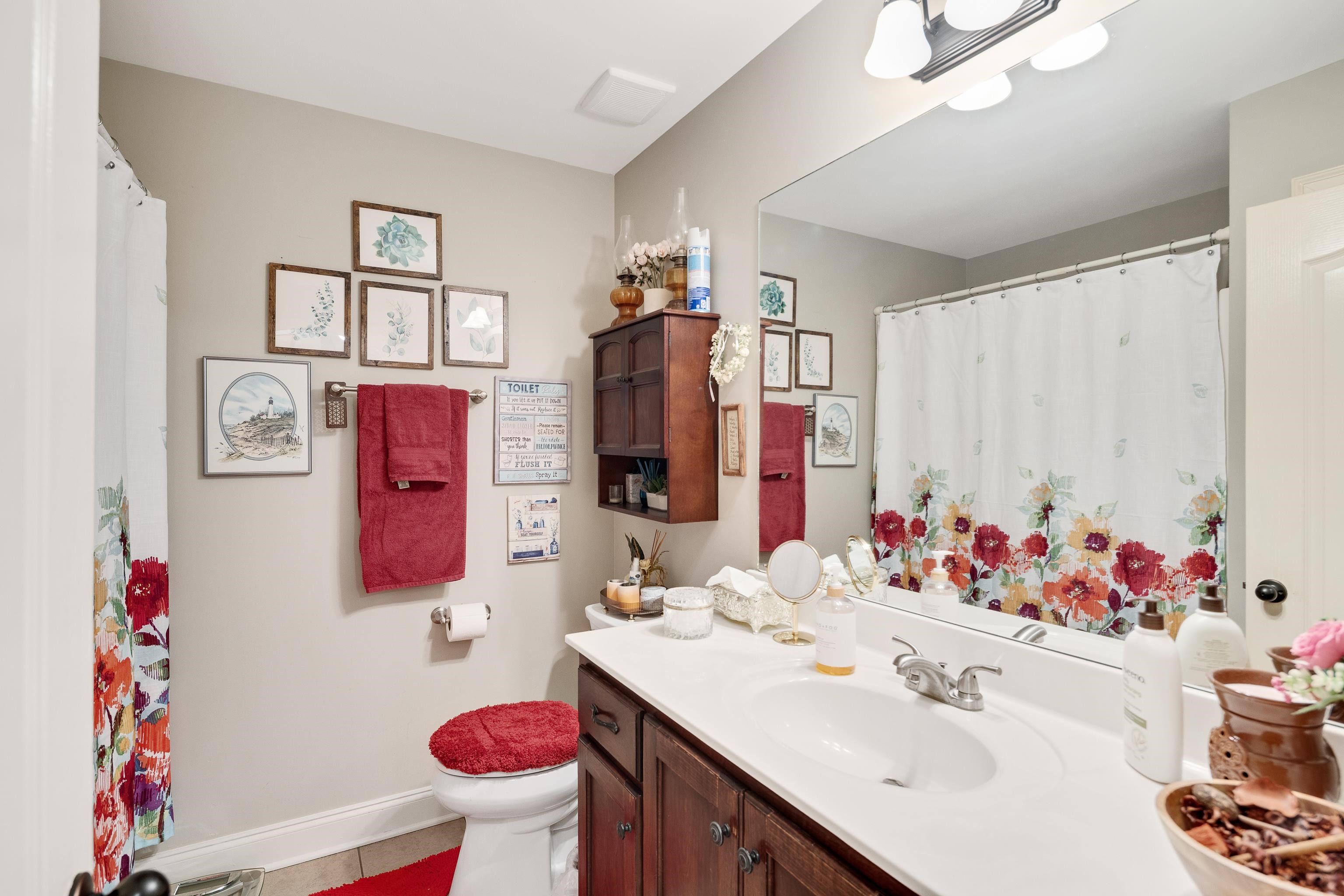 Oakland, Tennessee 38060, United States, 5 Bedrooms Bedrooms, ,3 BathroomsBathrooms,Residential,Active,257108