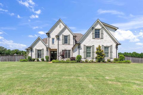 Photo of 615 GLENSHEE DR, Rossville, TN 38066 (MLS # 10212079)