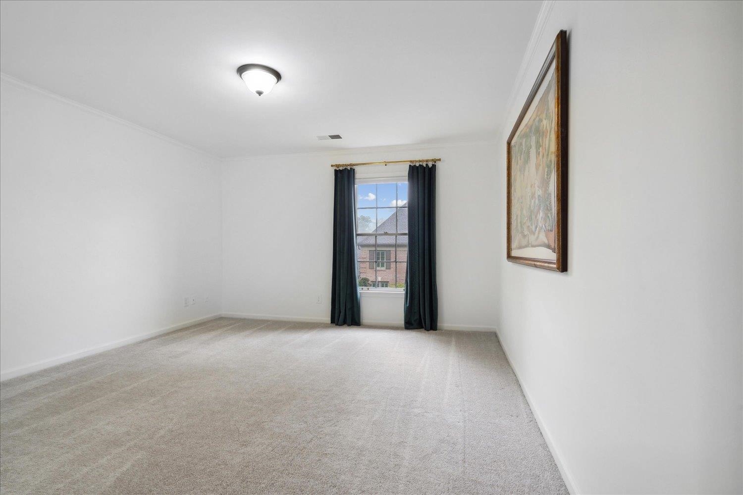 Memphis, Tennessee 38117, United States, 3 Bedrooms Bedrooms, ,3 BathroomsBathrooms,Residential,Pending,51734