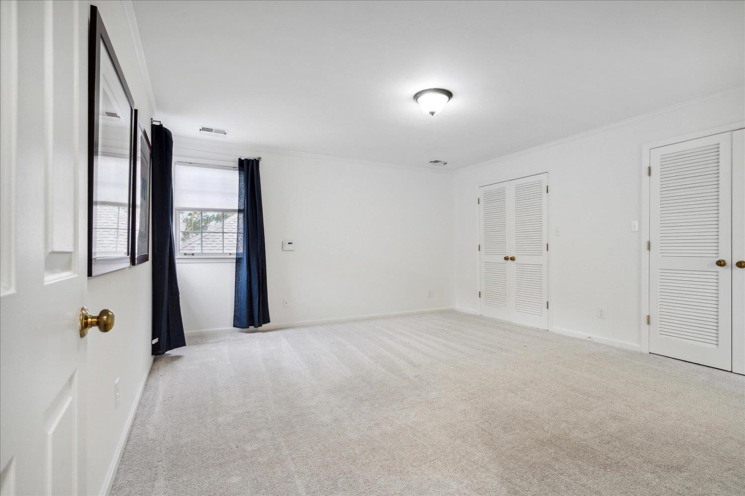 Memphis, Tennessee 38117, United States, 3 Bedrooms Bedrooms, ,3 BathroomsBathrooms,Residential,Pending,51734