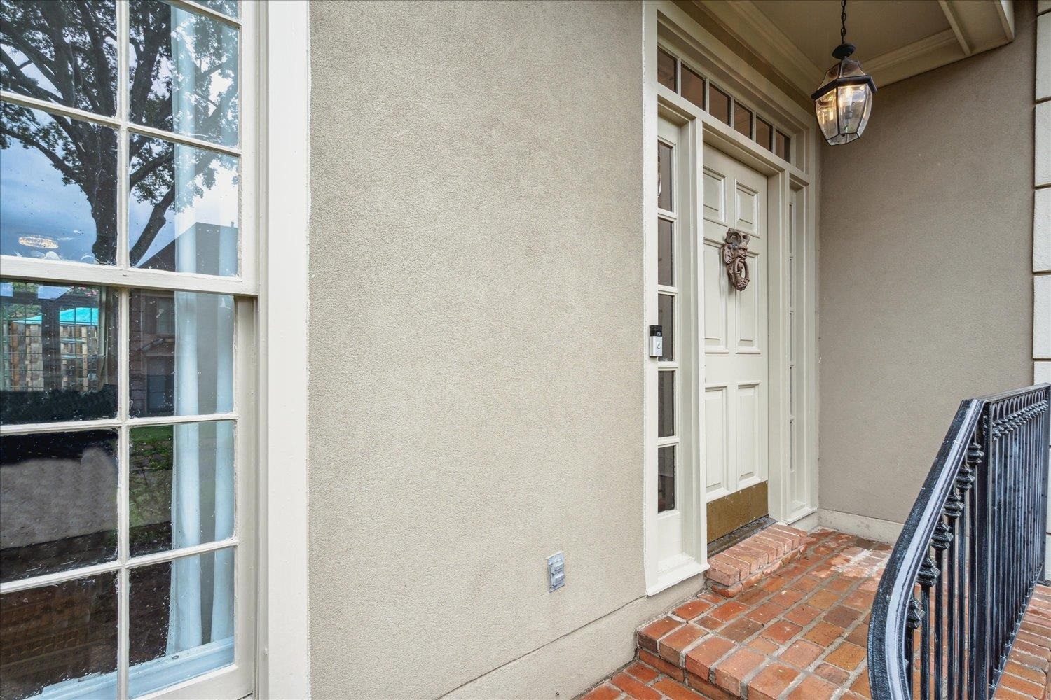 Memphis, Tennessee 38117, United States, 3 Bedrooms Bedrooms, ,3 BathroomsBathrooms,Residential,Pending,51734