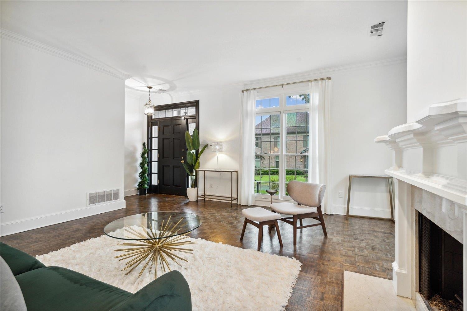 Memphis, Tennessee 38117, United States, 3 Bedrooms Bedrooms, ,3 BathroomsBathrooms,Residential,Pending,51734