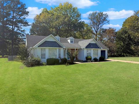 Photo of 45 VILLAGE AVE, Ripley, TN 38063 (MLS # 10208436)