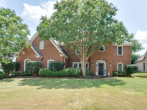 Photo of 1700 W BELLEDEER DR, Cordova, TN 38016 (MLS # 10202374)