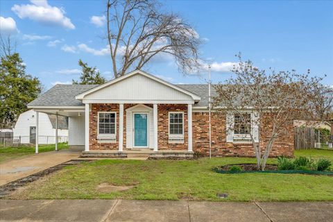 Photo of 7933 NEWPORT DR, Millington, TN 38053 (MLS # 10217388)