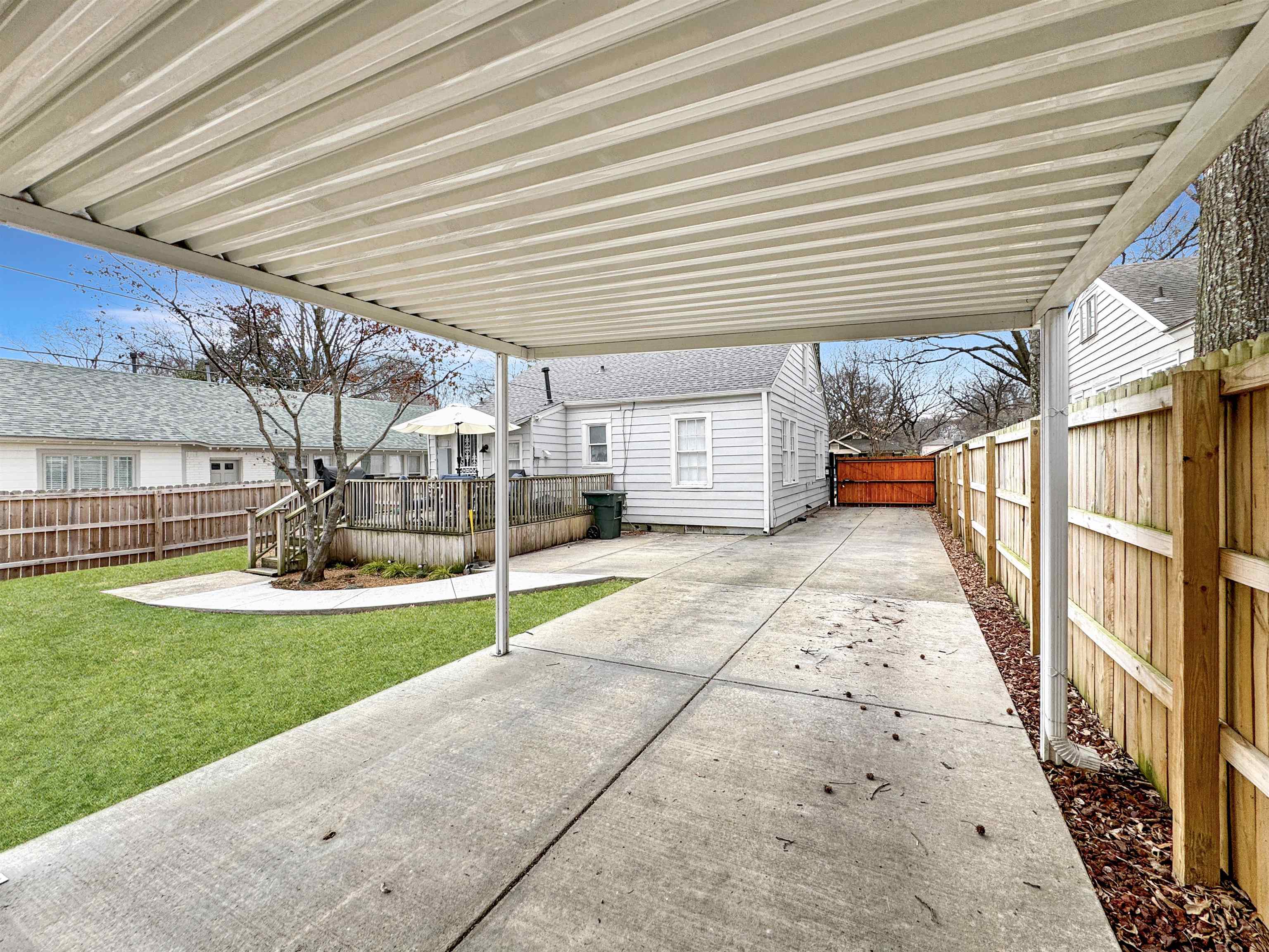 Memphis, Tennessee 38111, United States, 3 Bedrooms Bedrooms, ,1 BathroomBathrooms,Residential,Pending,7303