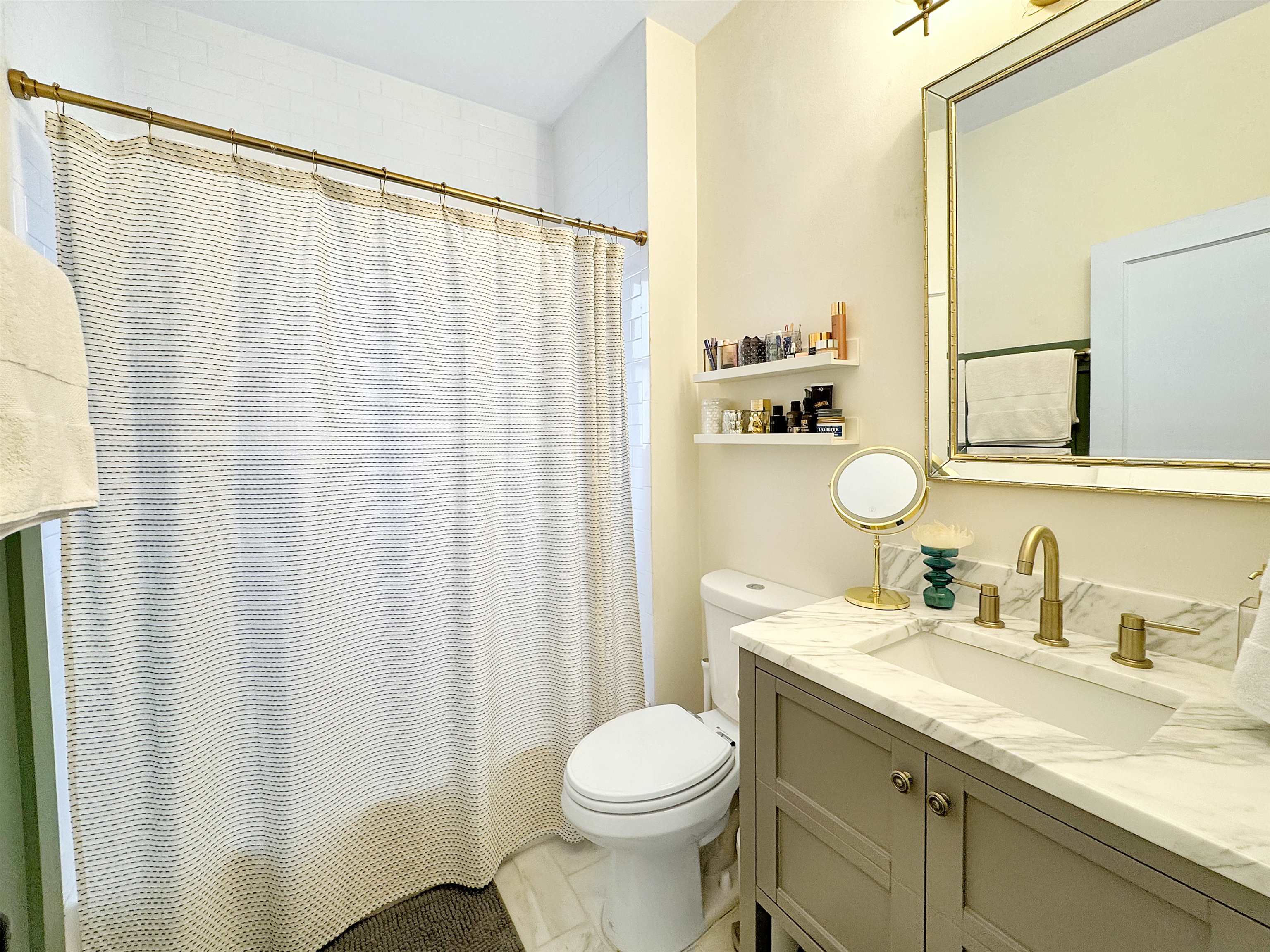 Memphis, Tennessee 38111, United States, 3 Bedrooms Bedrooms, ,1 BathroomBathrooms,Residential,Pending,7303