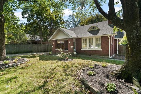 Photo of 1853 LYNDALE AVE, Memphis, TN 38107 (MLS # 10208189)