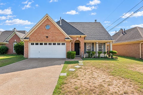 Photo of 1326 HAZEL CREST LN, Cordova, TN 38018 (MLS # 10229818)