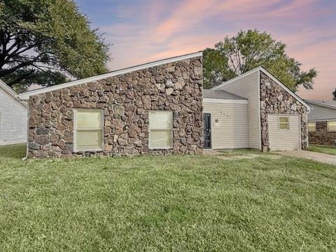 Photo of 6184 HOLLY PARK DR, Memphis, TN 38141 (MLS # 10212067)