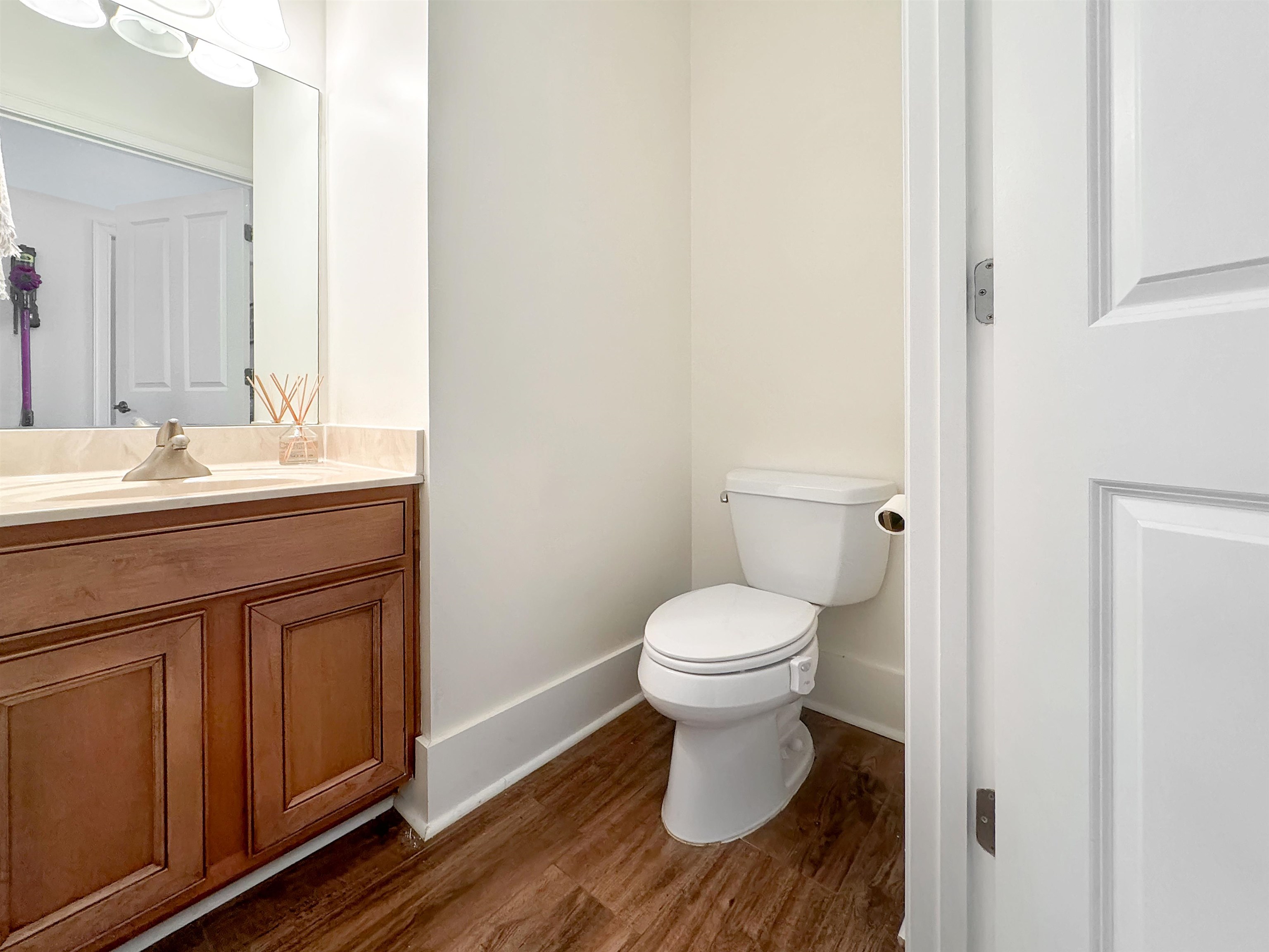 Memphis, Tennessee 38103, United States, 2 Bedrooms Bedrooms, ,3 BathroomsBathrooms,Residential,Active,50017