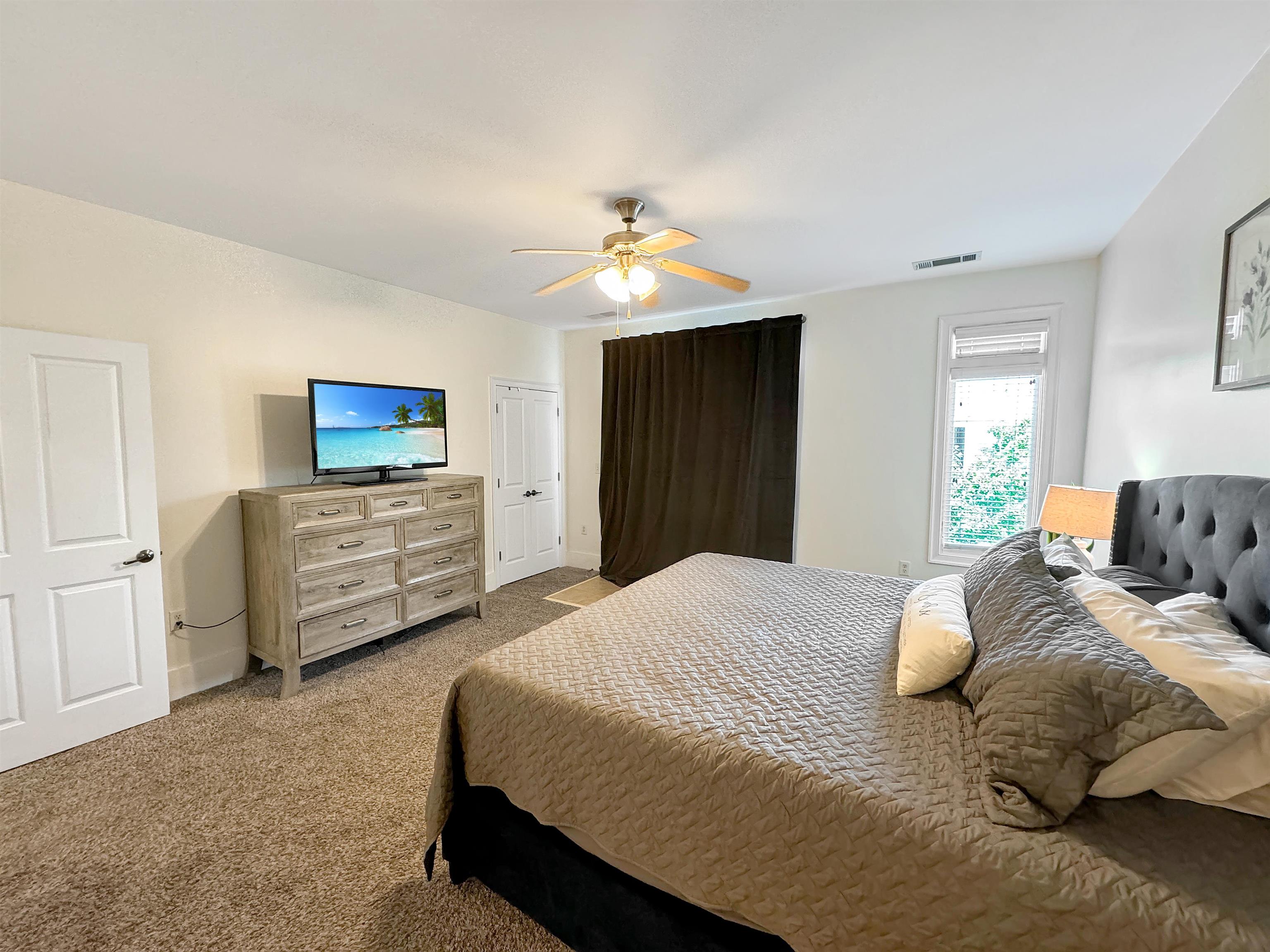 Memphis, Tennessee 38103, United States, 2 Bedrooms Bedrooms, ,3 BathroomsBathrooms,Residential,Active,50017