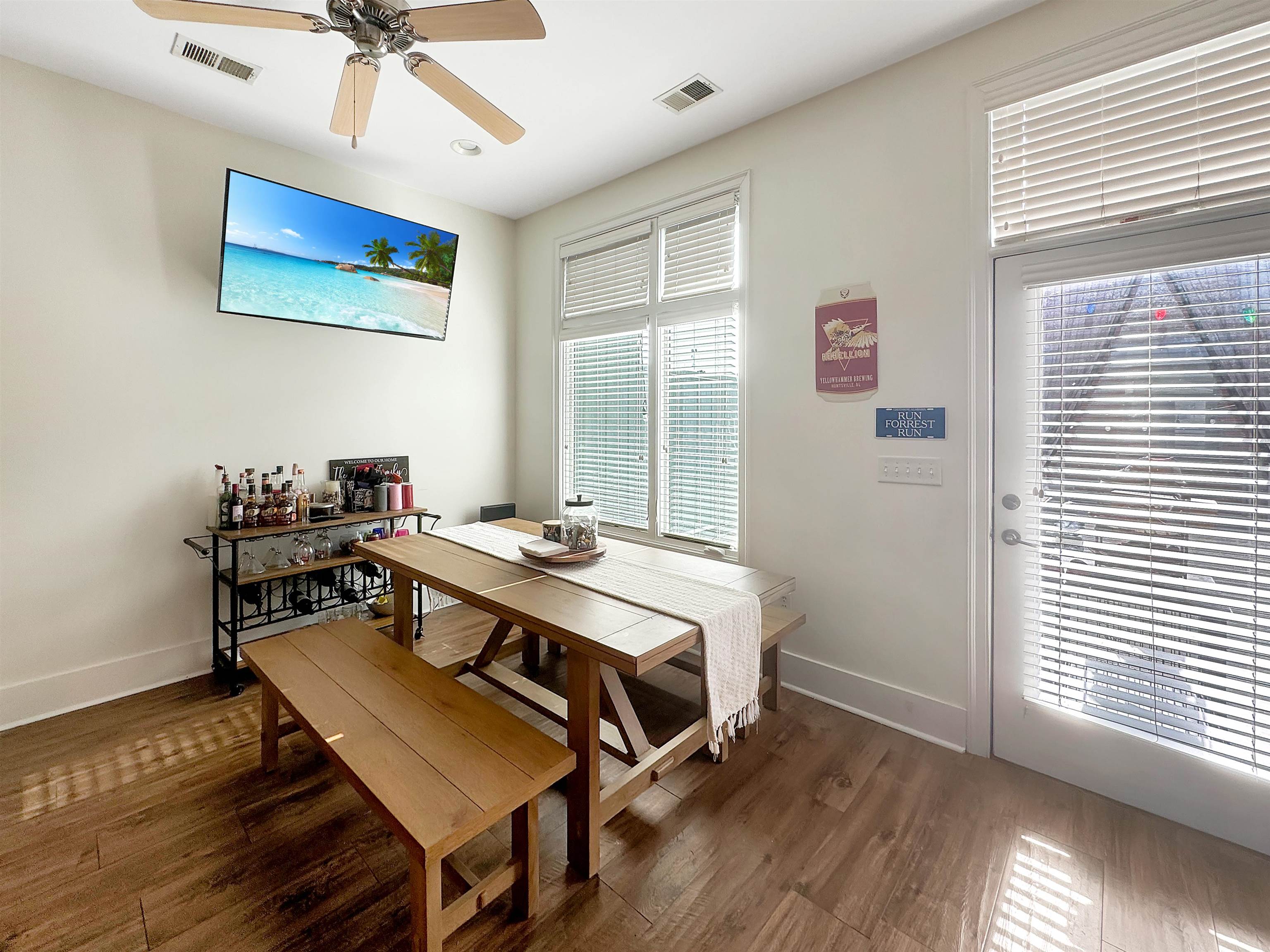 Memphis, Tennessee 38103, United States, 2 Bedrooms Bedrooms, ,3 BathroomsBathrooms,Residential,Active,50017