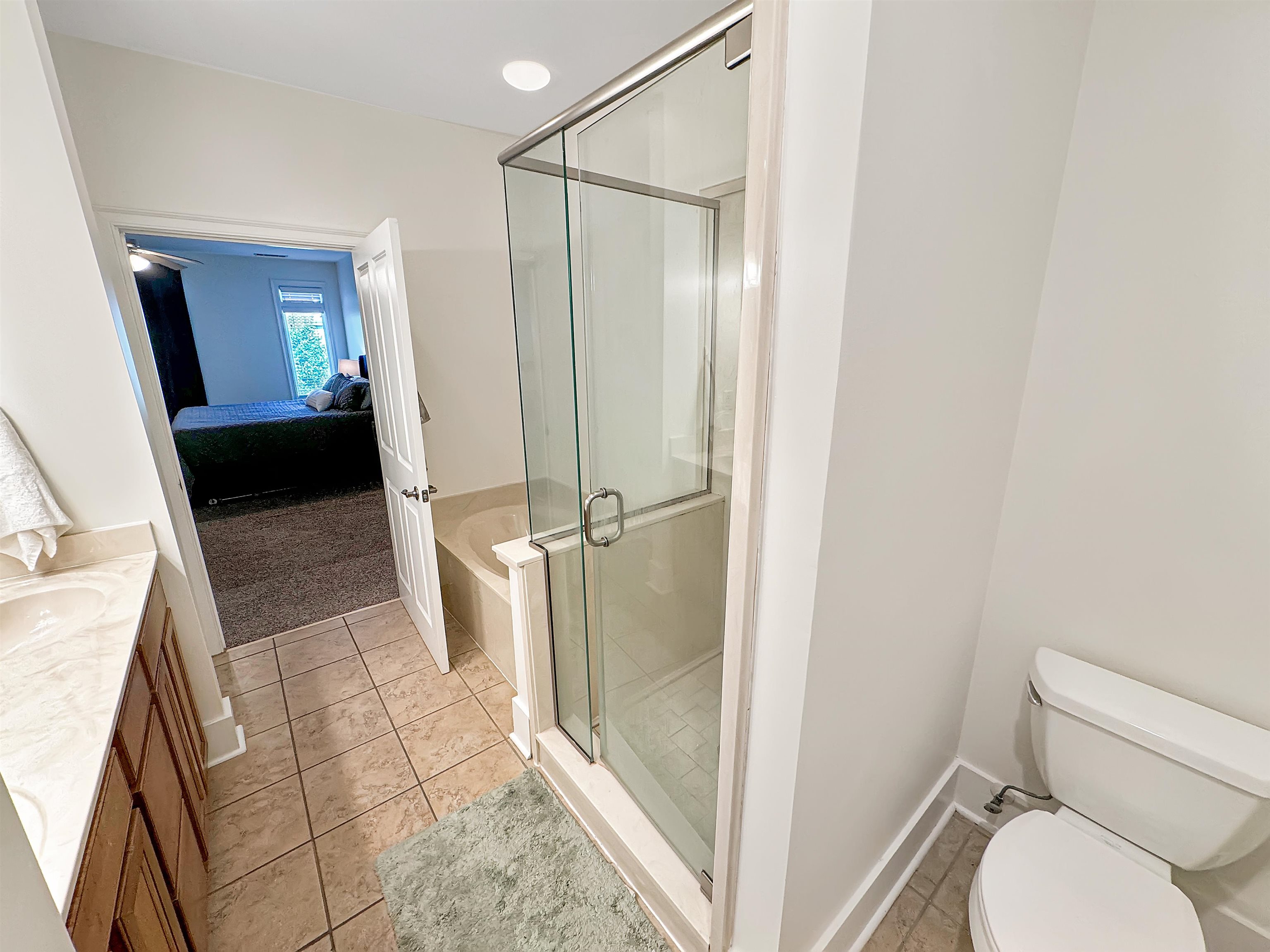 Memphis, Tennessee 38103, United States, 2 Bedrooms Bedrooms, ,3 BathroomsBathrooms,Residential,Active,50017