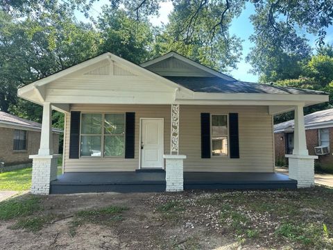 Photo of 1492 N TREZEVANT ST, Memphis, TN 38108 (MLS # 10196706)
