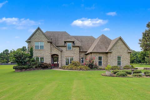 Photo of 475 CROOKED CREEK DR, Oakland, TN 38060 (MLS # 10227683)
