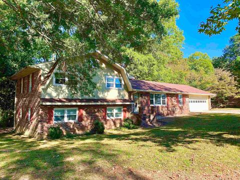 Photo of 1038 LAKE ST, Bolivar, TN 38008 (MLS # 10207463)