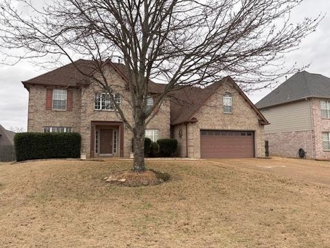 Photo of 80 WHISPERING RIDGE CV, Oakland, TN 38060 (MLS # 10211740)