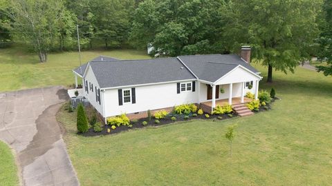 Photo of 1152 E POPLAR AVE, Selmer, TN 38375 (MLS # 10208842)