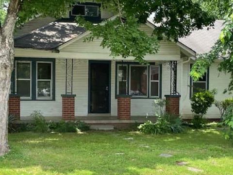 Photo of 201 ARROWHEAD ST, Jackson, TN 38301 (MLS # 10201825)