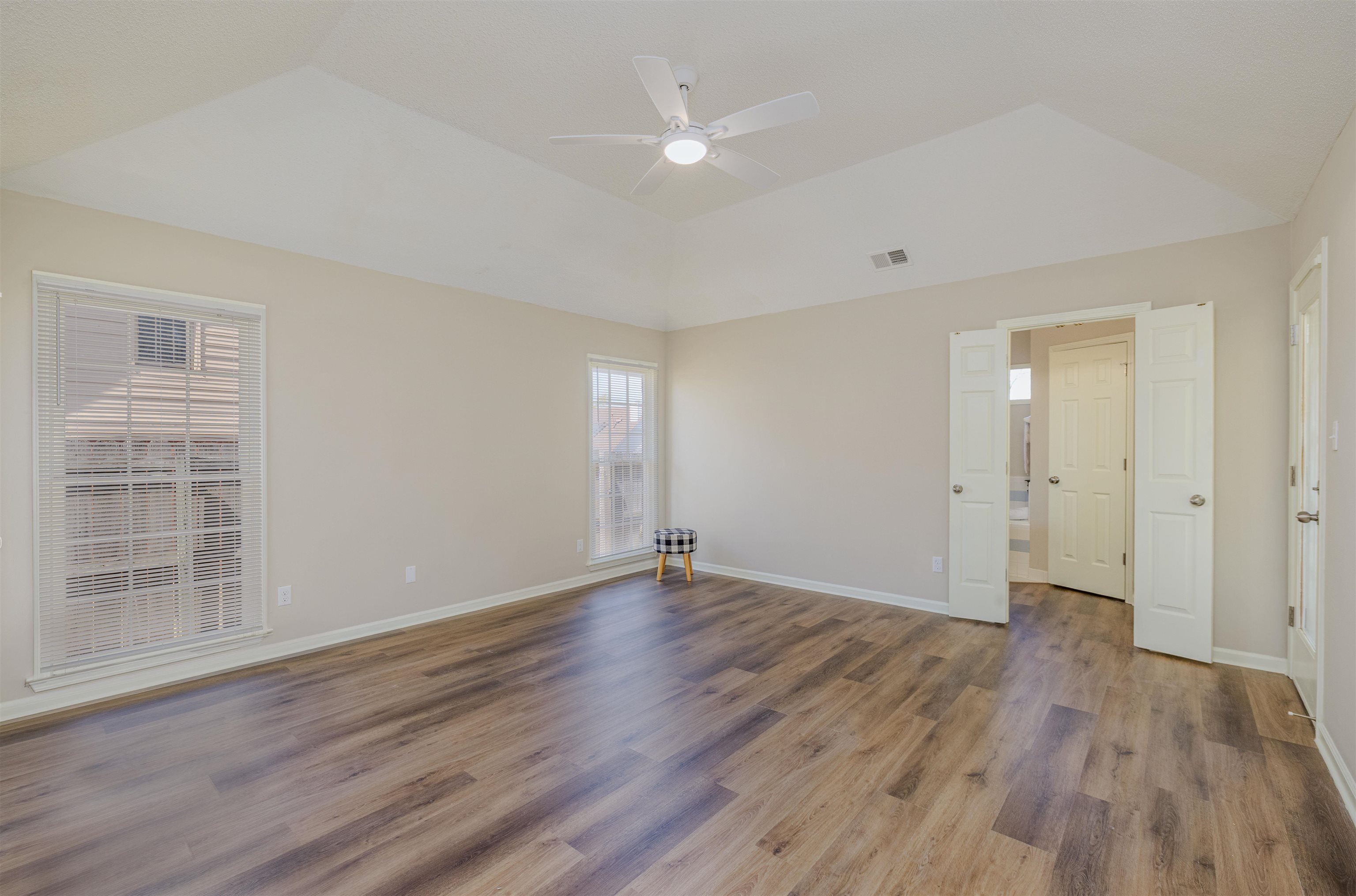 Unincorporated, Tennessee 38125, United States, 3 Bedrooms Bedrooms, ,2 BathroomsBathrooms,Residential,Active,96321