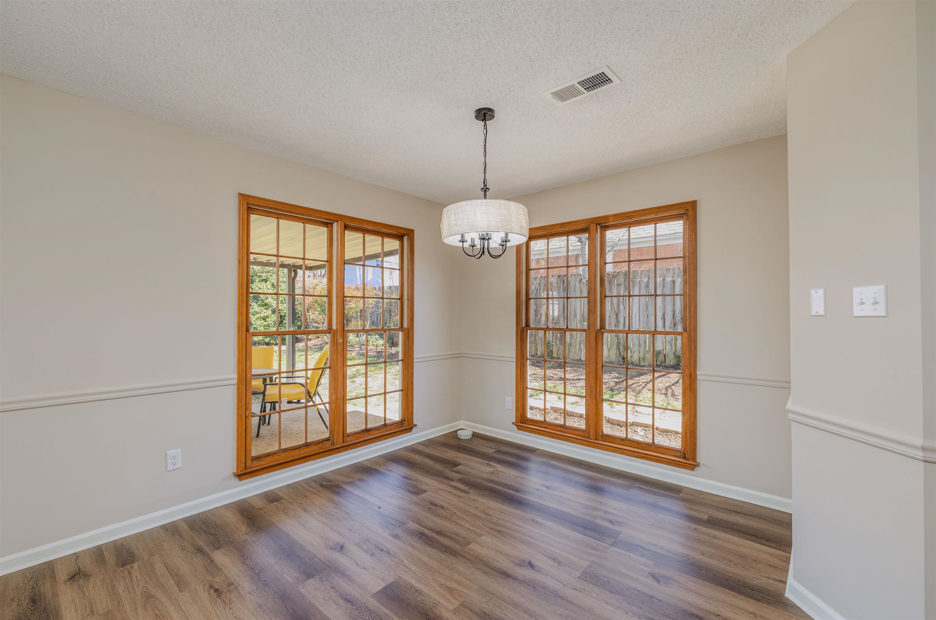 Unincorporated, Tennessee 38125, United States, 3 Bedrooms Bedrooms, ,2 BathroomsBathrooms,Residential,Active,96321