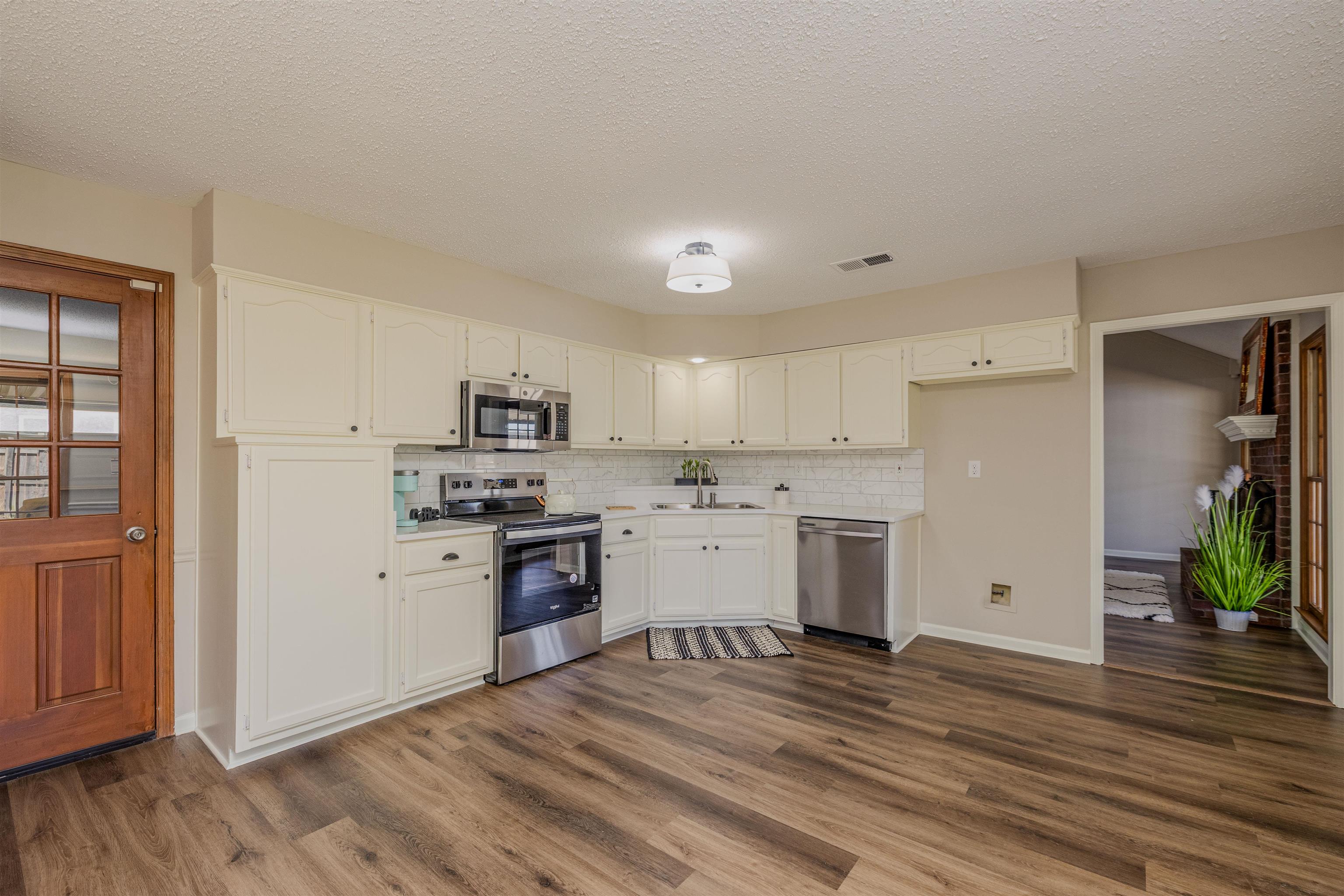 Unincorporated, Tennessee 38125, United States, 3 Bedrooms Bedrooms, ,2 BathroomsBathrooms,Residential,Active,96321