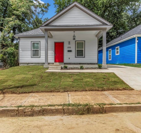Photo of 1370 DOW PL, Memphis, TN 38106 (MLS # 10232123)