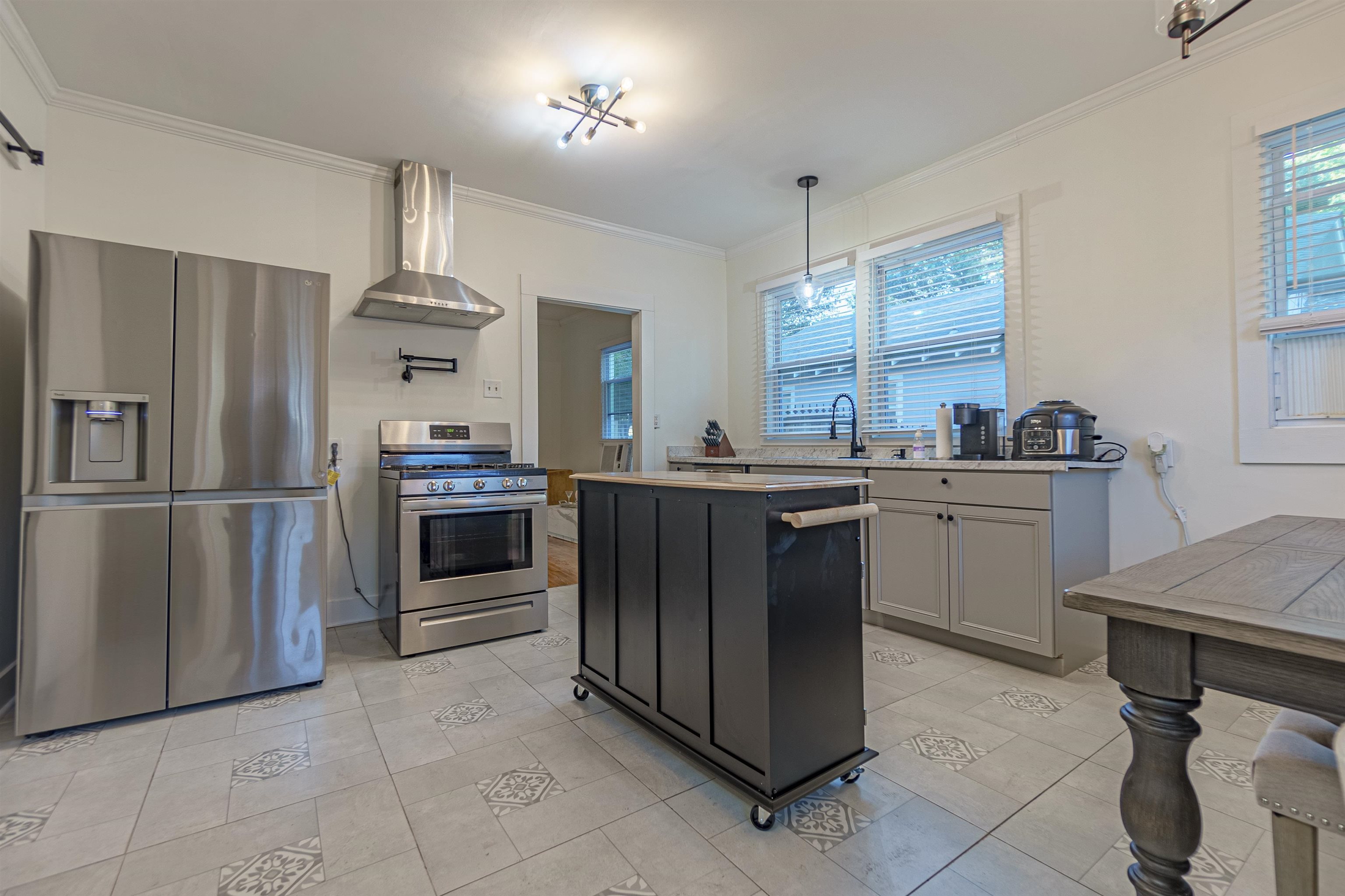 Memphis, Tennessee 38104, United States, 2 Bedrooms Bedrooms, ,1 BathroomBathrooms,Residential,Active,39460