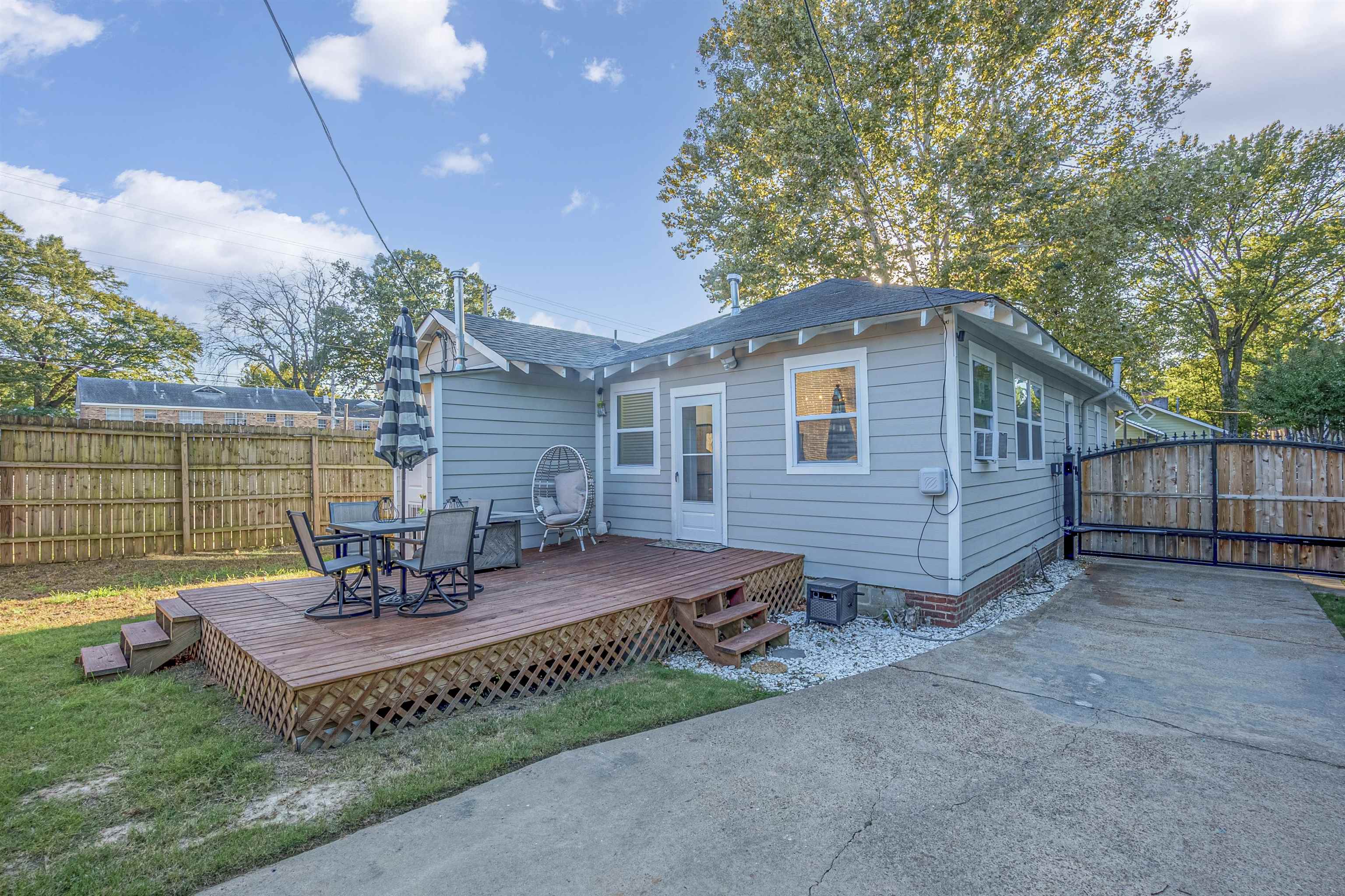 Memphis, Tennessee 38104, United States, 2 Bedrooms Bedrooms, ,1 BathroomBathrooms,Residential,Active,39460