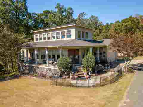 Photo of 70 LIGHT PT, Savannah, TN 38372 (MLS # 10223049)