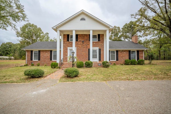 320 MORNINGSIDE CIR, SAVANNAH, TN 38372 - Image 930153bf2e6d93fb526b714d8435077f/2017146829